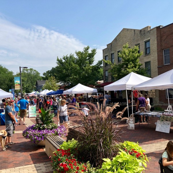 A sunny day at Batavia's farmers market.