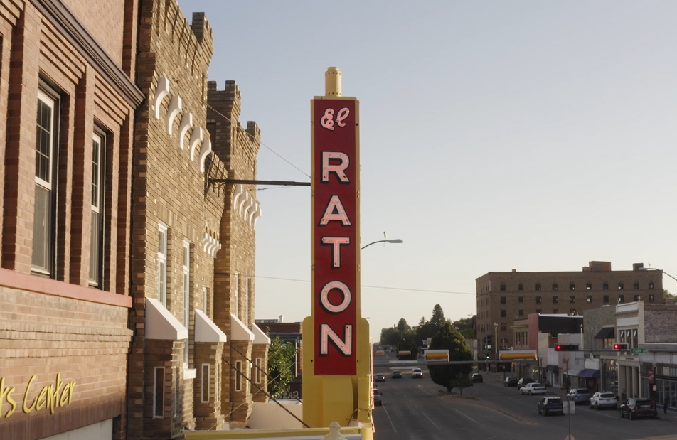 Photo of El Raton Theater marquee.